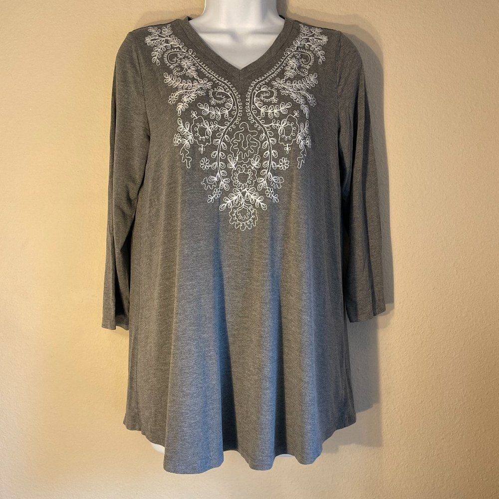 Norm Thompson Embroidered Tunic Top Gray V Neck 3/4 Sleeve Small